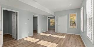 1973 E Grand Unit A Boulevard Gallery 11
