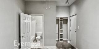 2418 East Franklin Street Gallery 10