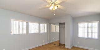 Spacious 6 Bedroom Home With Huge Backyard! Gallery 18