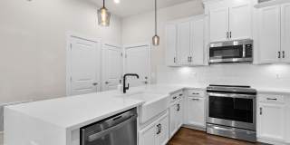 3BD/2.5BA - Derwood Townhouse Condo - Attached 1 Car Garage Gallery 13