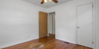 4 bed 2 bath house, Walk to Stadium!! Available July 2026 Gallery 39