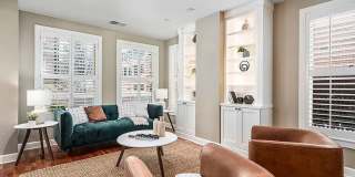 Charming 2BR Condo in Capitol Hill Gallery 1
