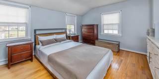 307 DICKINSON ROAD Gallery 12