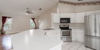 Spacious 4-Bedroom Home in Desirable Riverview Location with Excellent Schools Gallery 20