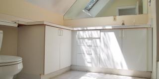 Fantastic, Modern 3-bedroom, 2.5 Bath Townhouse w/ Backyard Gallery 10