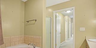 PORT WARWICK Gallery 17