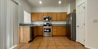 Single Family Home 3 Beds, 2.5 bath, 1 car garage Gallery 6