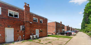 2261 STRAHLE Street Gallery 26