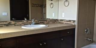 3 bed 2.5 bath, Spacious BALLARD TOWNHOUSE! Gallery 10