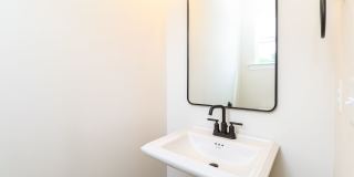 3-Bedroom, 3.5 Bath Townhome for Rent in Charlotte, NC | Attached Garage & Modern Kitchen 3-Bedroom, 3.5 Bath Townhome for Rent in Charlotte, NC | Attached Garage & Modern Kitchen Gallery 6