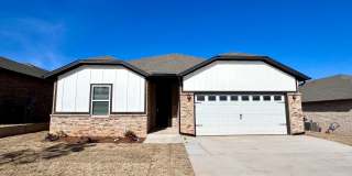 3 Bedroom 2 Bathroom 2 Car Garage Home in Oakdale School District Gallery 3