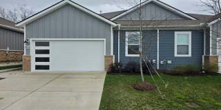 Stunning unit in 55+ community Gallery 1