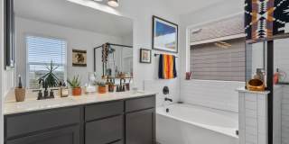 Huge 4-Bedroom Home in Del Valle For Rent Gallery 24
