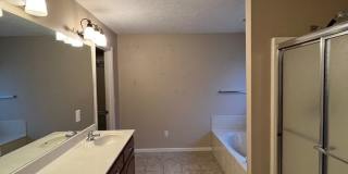 Great location in Nixa 3 bedroom 2 full bathrooms Gallery 8