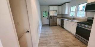 Room in 4 Bedroom Home at Morris Brown Dr SW Gallery 3