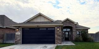 Modern 3-Bedroom Home with Office in The Greenways Gallery 1