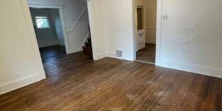 Spacious Home Near U-M | Large Bedrooms, Porches & In-Unit Laundry Spacious Home Near U-M | Large Bedrooms, Porches & In-Unit Laundry Gallery 11