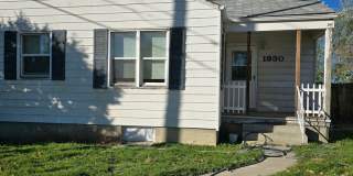 2 Bedroom House w/ Detached Garage Gallery 1