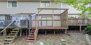 Room in 3 Bedroom Home at Sandy Creek Dr Gallery 9