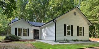 AVAILABLE NOW! 3-Bedroom 2-Bathroom Renovated Ranch Gallery 1