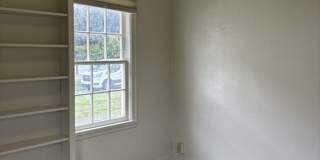 4Bd/1Ba Two Story House - Available to View! Gallery 17