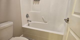 Spacious 5 Bedroom in Convenient North Creek Ridge, Bothell Location Gallery 16
