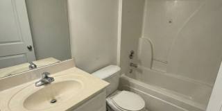 4 Bedroom Downtown Beauty! Gallery 11