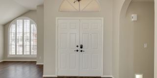 FABULOUS REMODELED HOME WITH POOL! Gallery 10