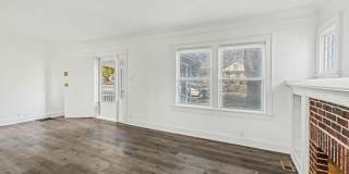 MOVE IN SPECIAL* $250 Off First Full Month's Rent OR Free 55in TV! Beautiful 2 Bedroom 1 Bathroom Home in Kansas City! Gallery 4