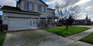 4 bedroom, 2 ½ bath SOLAR home Gallery 1