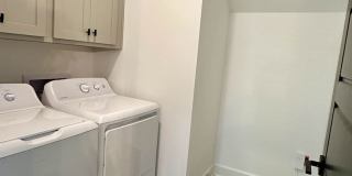 3 Bedroom House with Privacy Fence Gallery 36