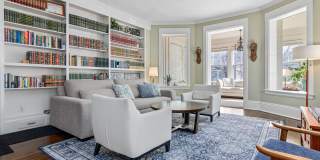 Stunning 3 bedroom main floor unit in prime Saint Paul location. Gallery 21