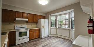3 Bedroom 1.5  bathroom End unit Townhouse near Bethlehem Catholic High School. Gallery 11