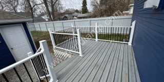 2403 North Clinton Street Gallery 17