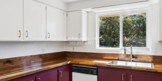 Gladstone 3BD/2BA Home with Large Yard, Shop, & 2 Car Garage Gallery 14