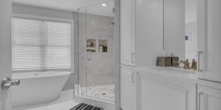 502 Brighton Avenue Gallery 36