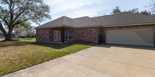 805 Royal St Gallery 2