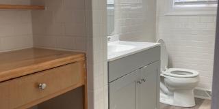 2718-2720 S. Stewart Gallery 17