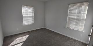 Beautiful Townhouse located in the McEwen Village! Gallery 15