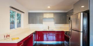 1321 W 36th Place Apartments Gallery 34