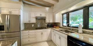 2725 NE 27th Court Gallery 13