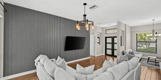 Stunning 4BR House in Naples Gallery 17