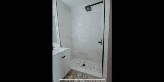 Spacious 3BR Duplex in Louisville Gallery 17