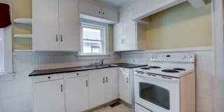 FREE MONTH RENT! Freshly Updated 3 Bedroom House Gallery 6