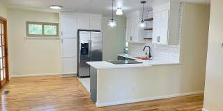 Charming 3-Bedroom Home - Close to Everything - Tons of Upgrades Gallery 3