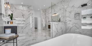 Meticulously renovated single-story contemporary estate Gallery 15