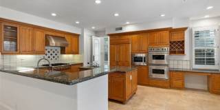 17 Colonial Gallery 7