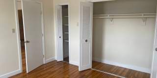 Modern Spacious Sunny Studio  in old School building Conversion Utilities included NO Fee Students ok Gallery 8