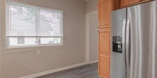 1125 Margaret Street Gallery 7