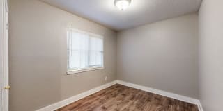 Longview Gardens Gallery 8